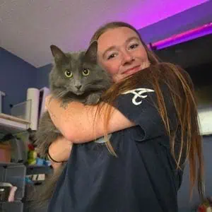 Halie Meet the team 2 paws Up